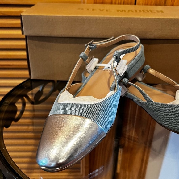 Steve Madden Denim & Silver Flats - Size 7.5 NWT 💙🩶 - Picture 4 of 8